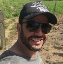 <em>Gabriel</em>  R.